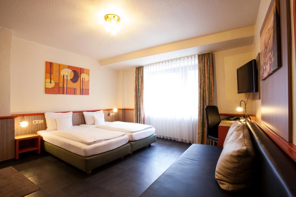 Trip Inn Hotel Ariane Кельн Номер фото