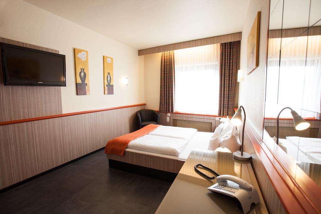 Trip Inn Hotel Ariane Кельн Екстер'єр фото