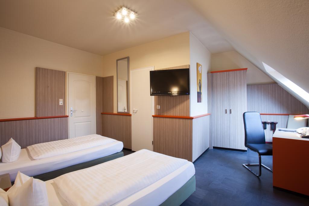 Trip Inn Hotel Ariane Кельн Екстер'єр фото