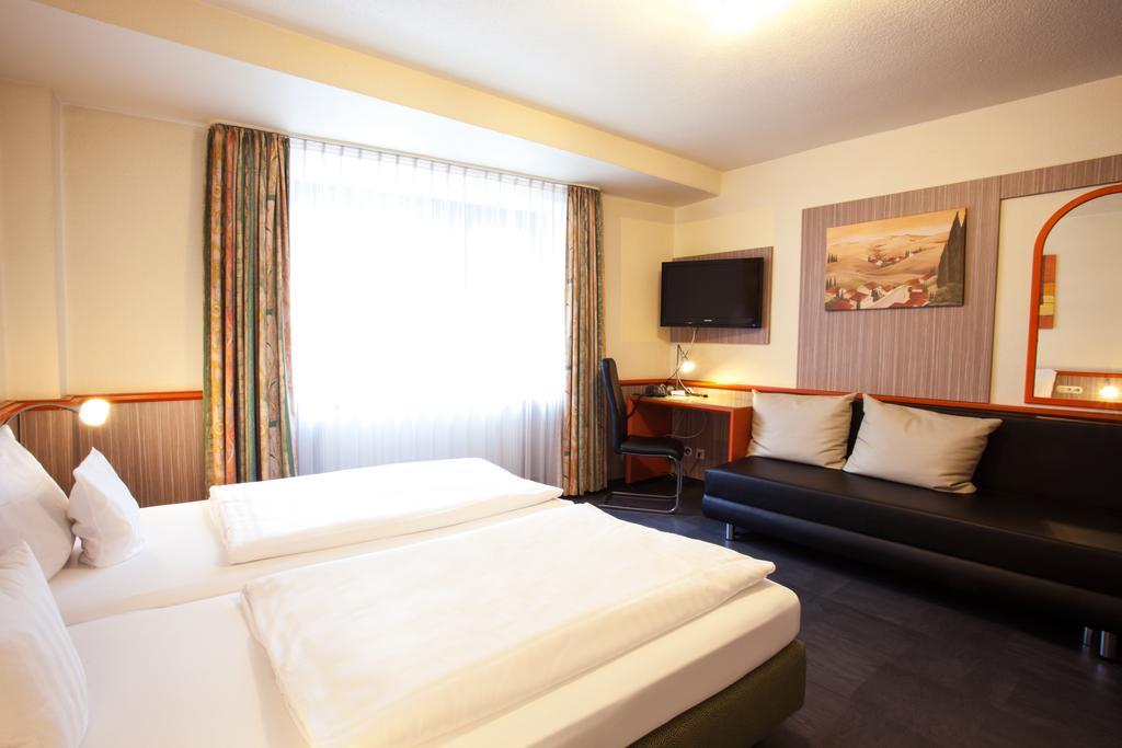 Trip Inn Hotel Ariane Кельн Номер фото