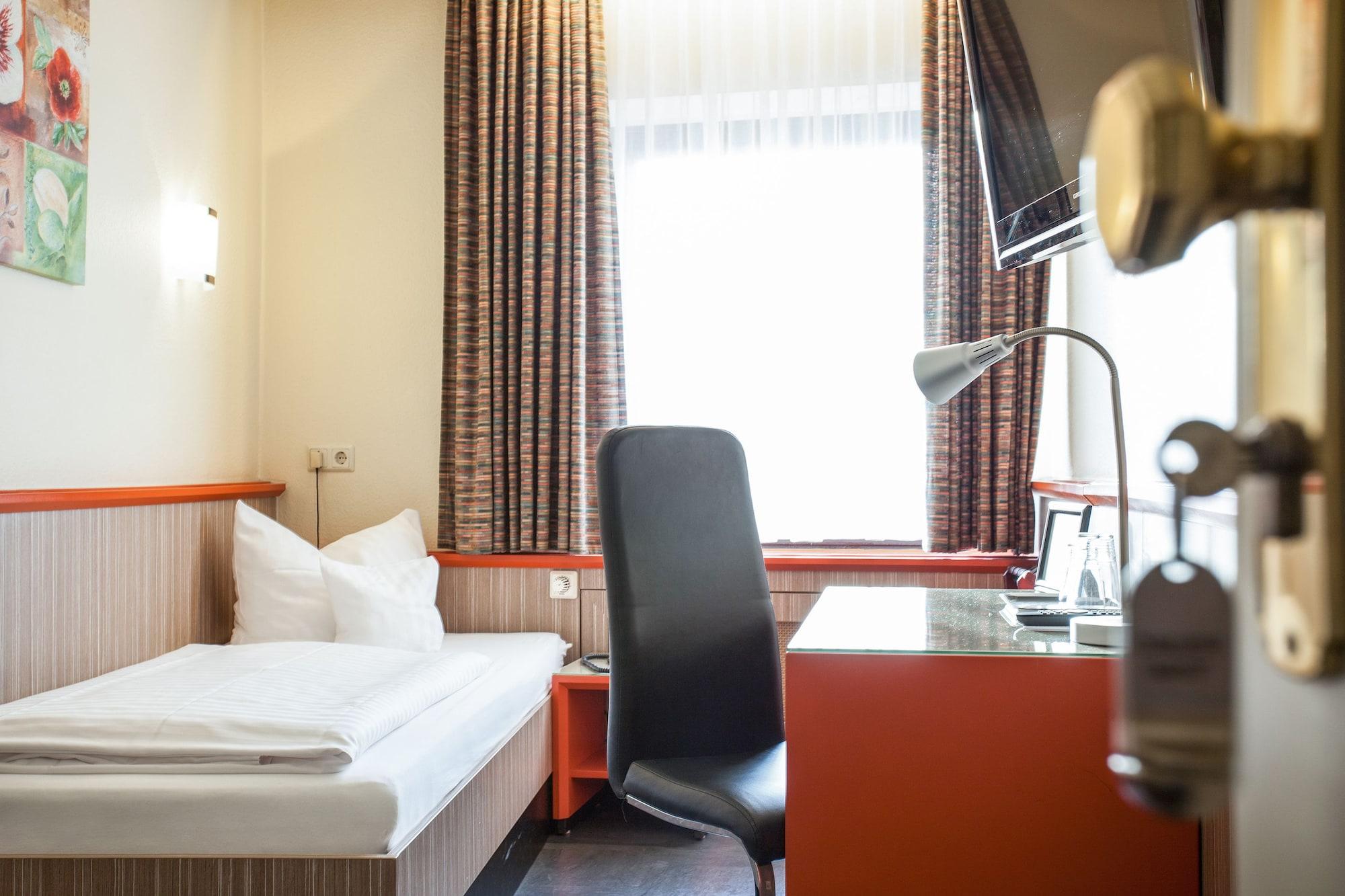 Trip Inn Hotel Ariane Кельн Екстер'єр фото