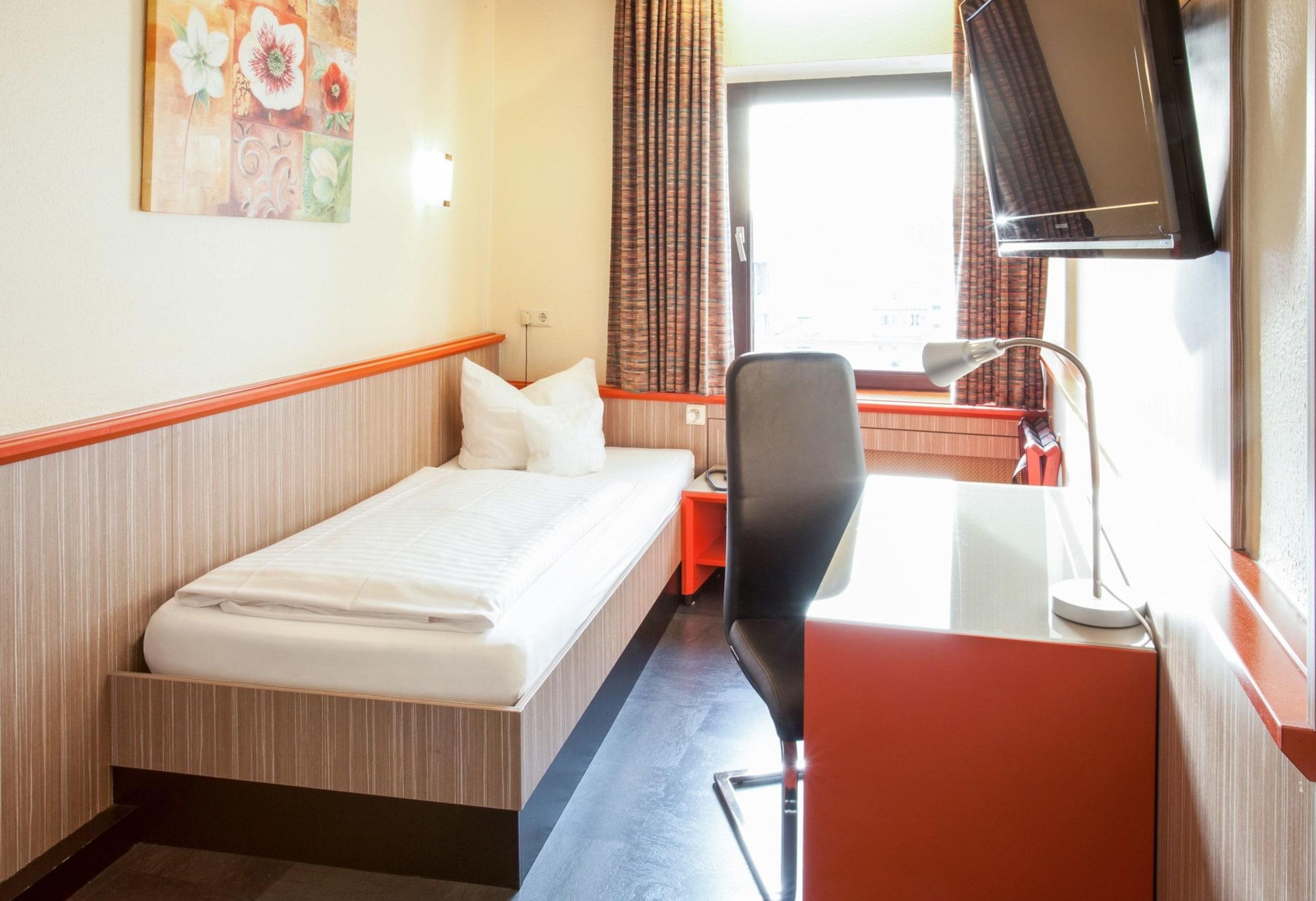 Trip Inn Hotel Ariane Кельн Екстер'єр фото