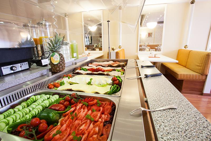 Trip Inn Hotel Ariane Кельн Екстер'єр фото