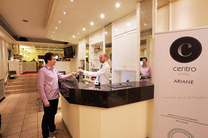 Trip Inn Hotel Ariane Кельн Екстер'єр фото