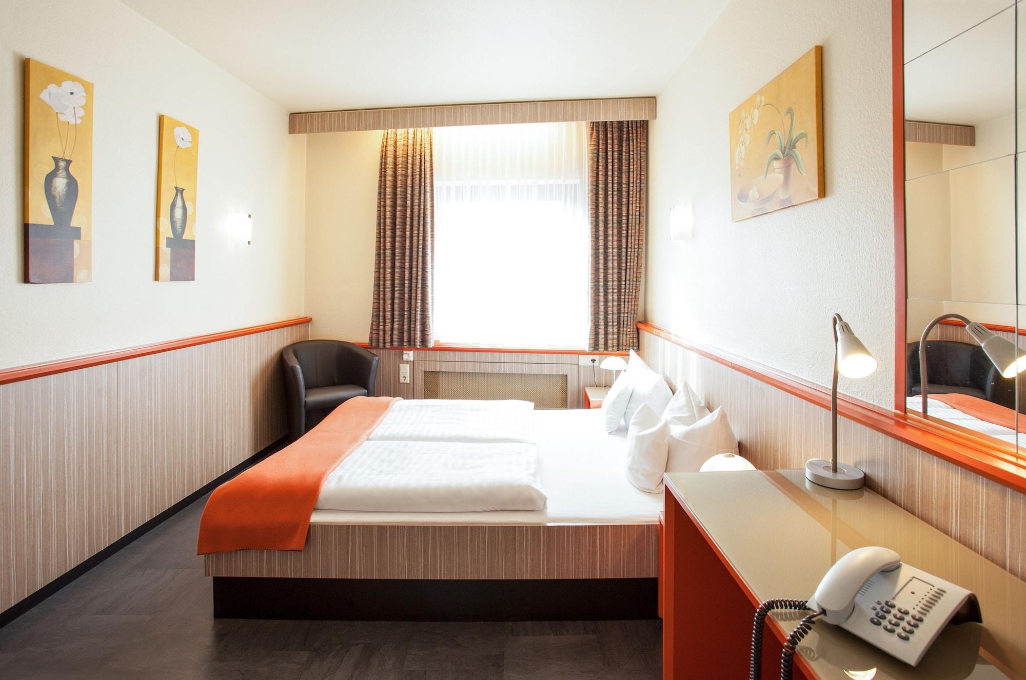 Trip Inn Hotel Ariane Кельн Екстер'єр фото