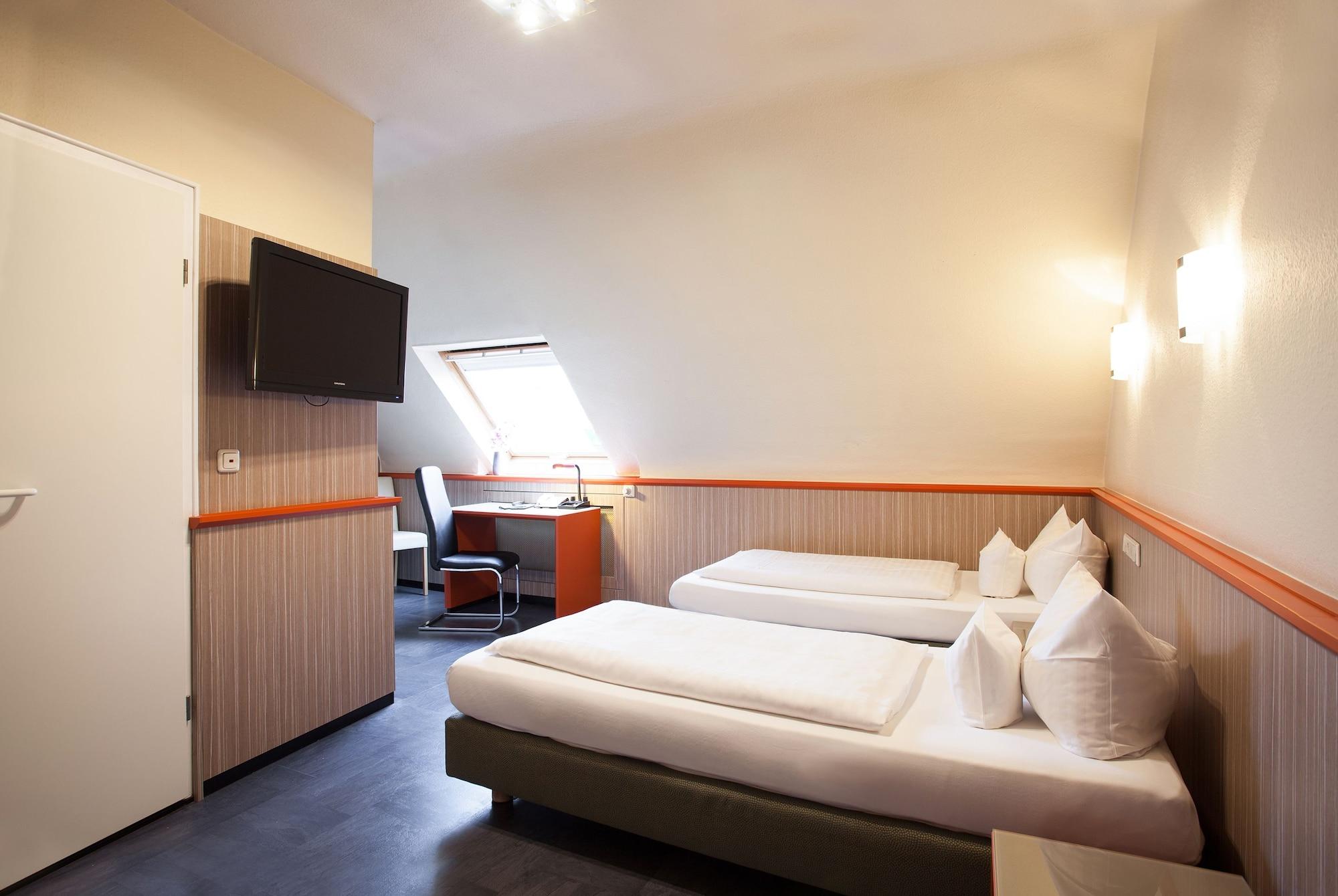 Trip Inn Hotel Ariane Кельн Екстер'єр фото