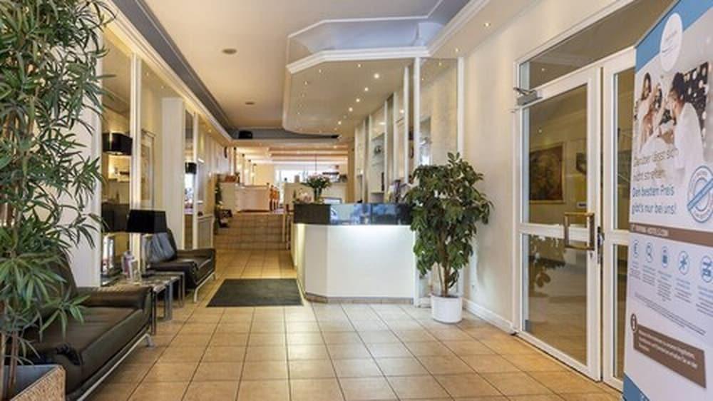 Trip Inn Hotel Ariane Кельн Екстер'єр фото
