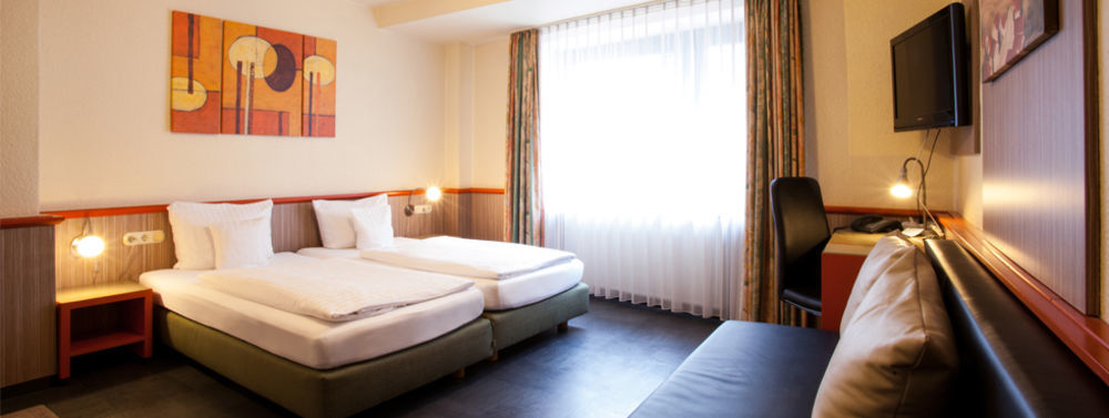 Trip Inn Hotel Ariane Кельн Екстер'єр фото
